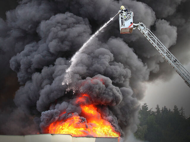 Brand Gewerbehalle